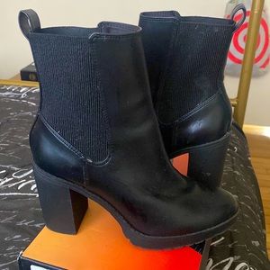 H&M BLACK BOOTS